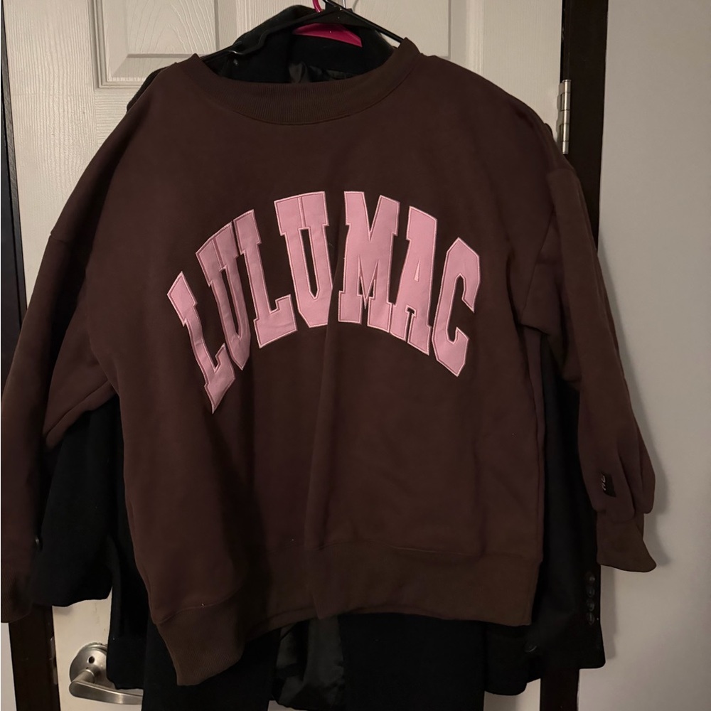 LULUMAC Brown Sweatshirt with Pink Lettering